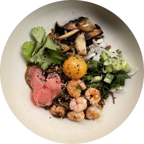 Soba bowl with prawns and egg yolk