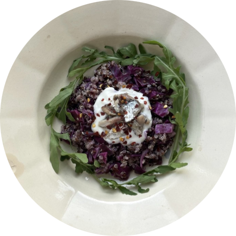 Red cabbage quinoa with rocket