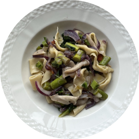 Pappardelle with asparagus and red onion