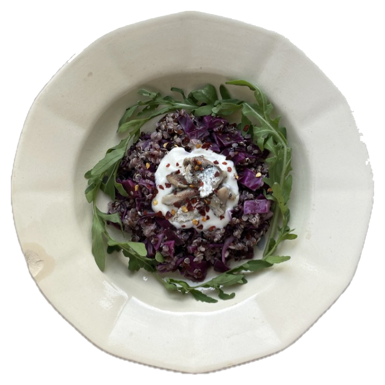 Red cabbage quinoa with arugula and yogurt