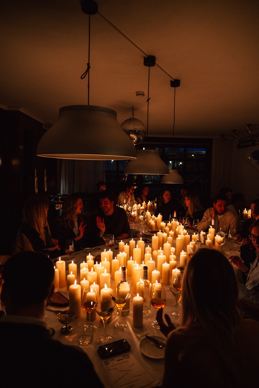 Candlelit dinner, full room